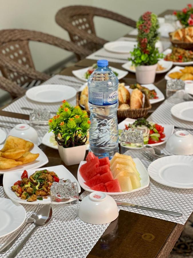 בוקורו Art Suzani Hotel מראה חיצוני תמונה