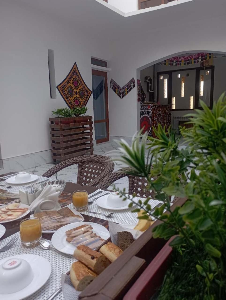 בוקורו Art Suzani Hotel מראה חיצוני תמונה