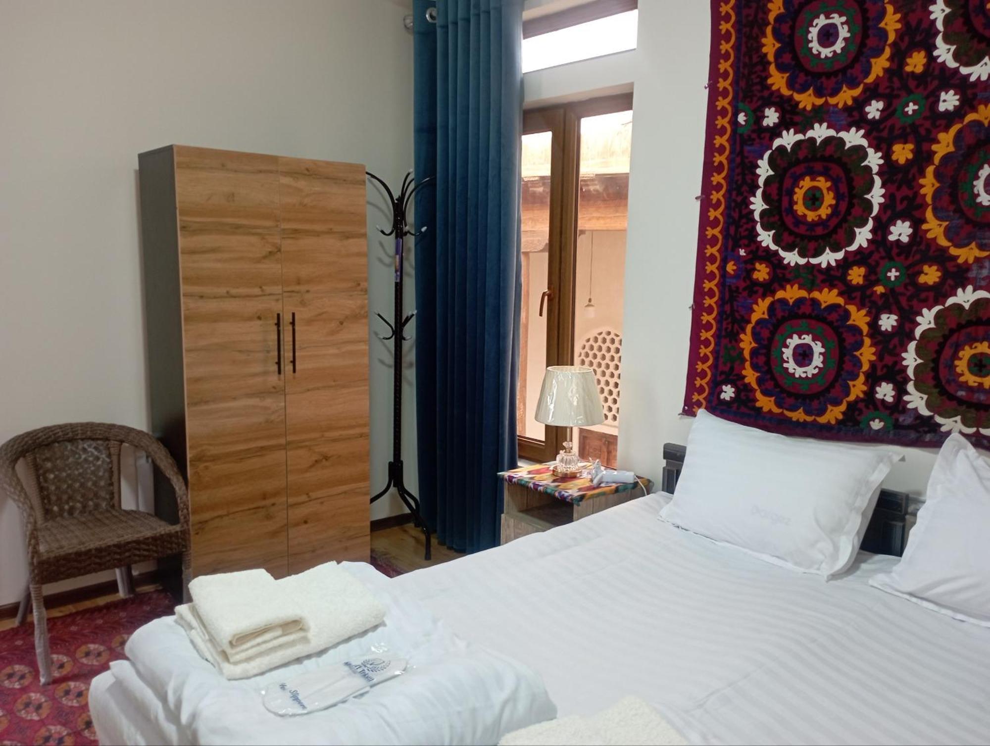 בוקורו Art Suzani Hotel מראה חיצוני תמונה