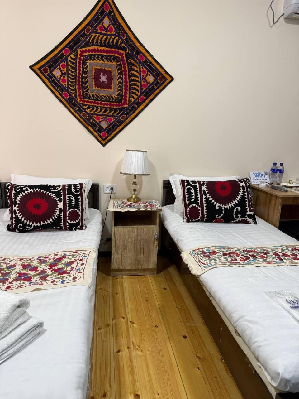 בוקורו Art Suzani Hotel מראה חיצוני תמונה