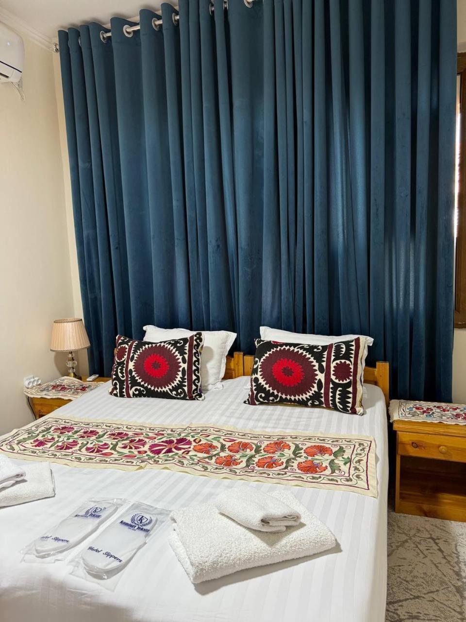 בוקורו Art Suzani Hotel מראה חיצוני תמונה